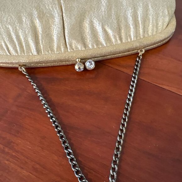 Vintage Gold Evening Clutch with Chain Strap | Kisslock Rhinestone Closure - Picture 10 of 10